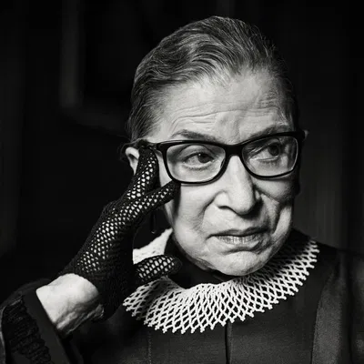 Chân dung Ruth Bader Ginsburg theo phong cách HueForge