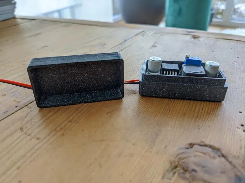 Vỏ bảo vệ cho mô-đun chuyển đổi DC-DC LM2596 - Image 1