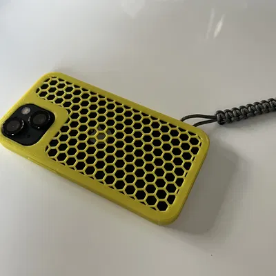 Ốp lưng iPhone 13 Mini có lỗ treo dây đeo và thiết kế hình lụ...