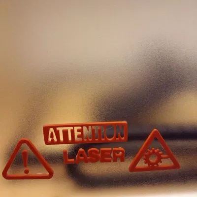 Biển báo "Cảnh báo laser" cho khu vực laser