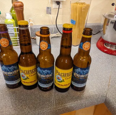 Vòng và giá đỡ đánh dấu chai độc đáo