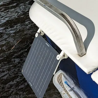 Giá đỡ pin năng lượng mặt trời gắn trên lan can pontoon