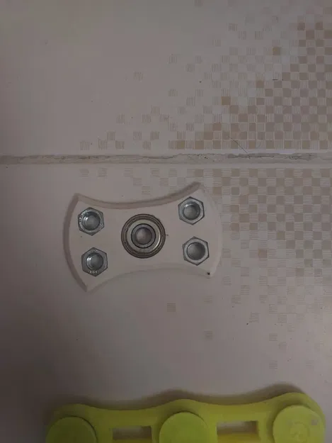 Mô hình fidget spinner hình rìu cho dự án sáng tạo - Image 1