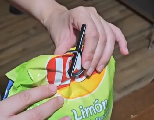 Kẹp túi siêu đơn giản cho kho chip - Image 1