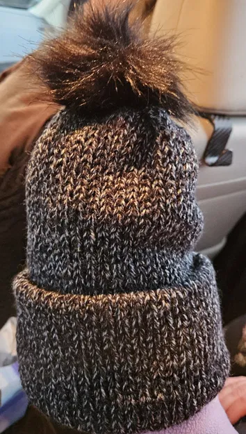 Giá đỡ poof cho mũ mùa đông - Image 1