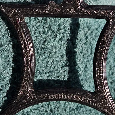 Giá đỡ dây tai nghe Curvy Man in 3D