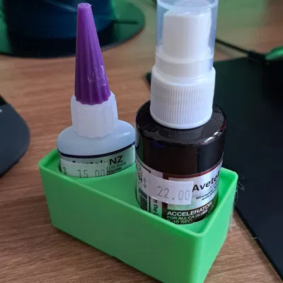 Hộp chứa keo cyanoacrylate và chất xúc tác Gridfinity