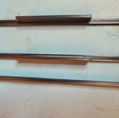 Giá đỡ cho máy phát Hermes Lite 2 và ampli Hard Rock 50