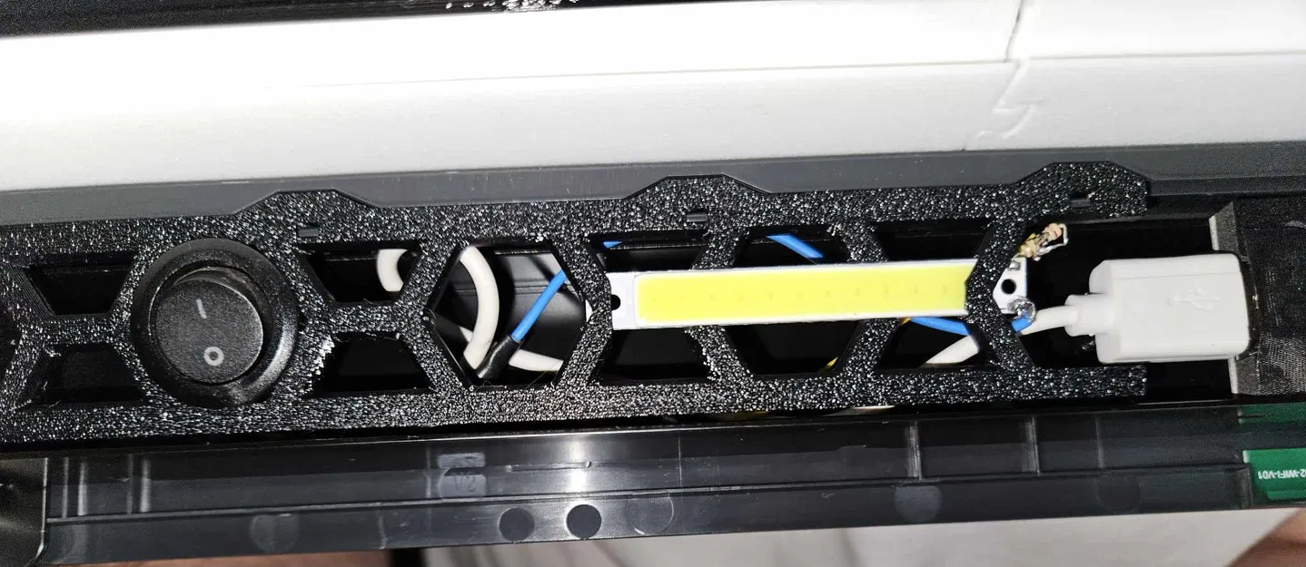 Bảng quản lý cáp USB Bambu Lab P1P với đèn LED - Image 2