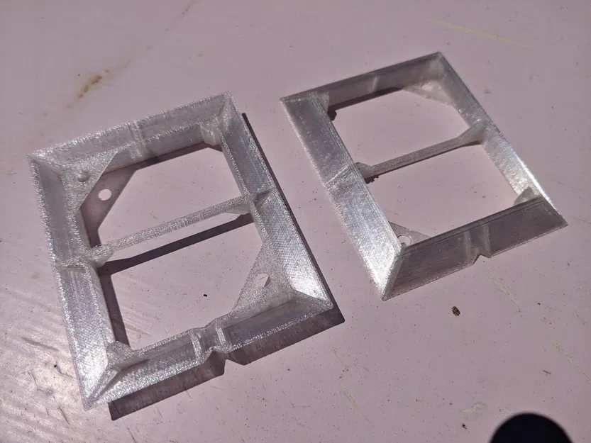 Giá đỡ pin mặt trời mini 56x43mm cho đèn sân vườn - Image 3