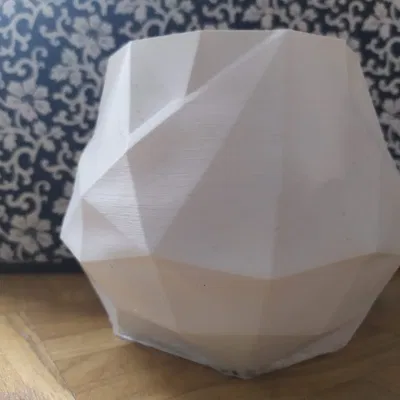 Chậu cây in theo chế độ bình hoa, thu nhỏ ở phần trên