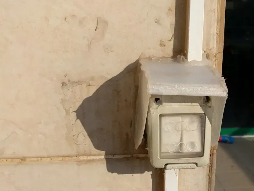 Bộ che công tắc ngoài trời chống nắng cho nhà bạn - Image 1