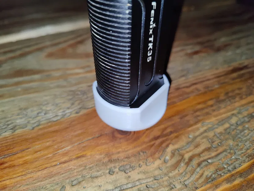 Giá đỡ đèn pin Fenix TK35 tiện lợi và dễ sử dụng - Image 2