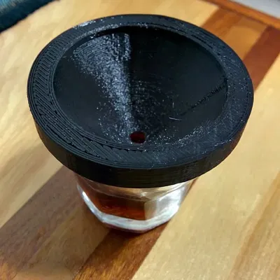 Bẫy ruồi trái cây bằng cốc shot đơn giản