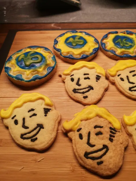 Cutter bánh quy hình nhân vật Vault Boy và cửa Vault - Image 3