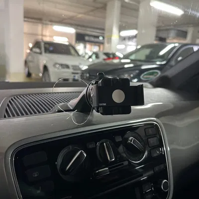 Giá đỡ điện thoại Hama Flipper cho VW Up! 1.0