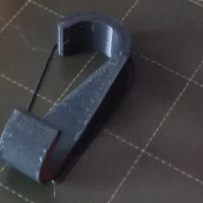 Móc treo ba lô thiết kế tối giản cho không gian tiết kiệm