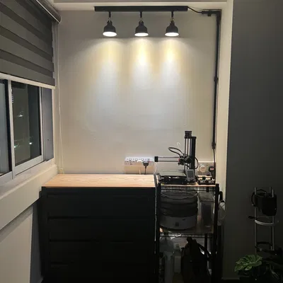 Phụ kiện và giá đỡ ống dẫn điện 20mm cho ban công