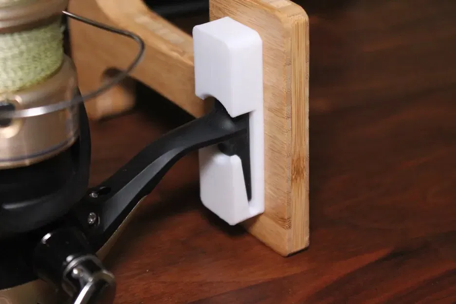 Giá đỡ cuộn câu cá treo tường cho bạn bè - Image 1