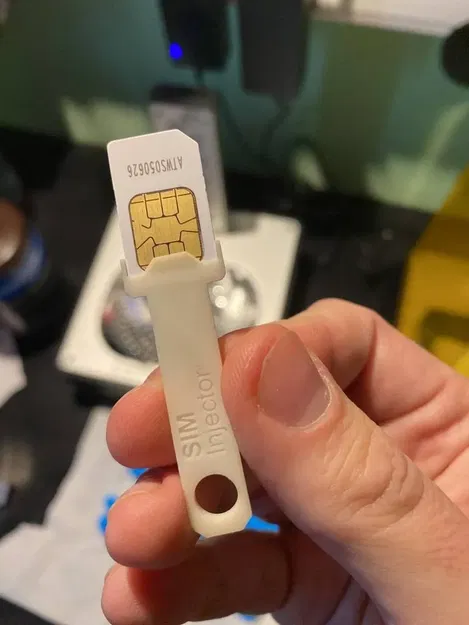 Công cụ hỗ trợ lắp SIM cho máy tính Model 3/Y - Image 1