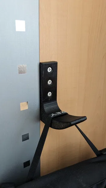 Giá đỡ ba lô đơn giản cho không gian gọn gàng - Image 4