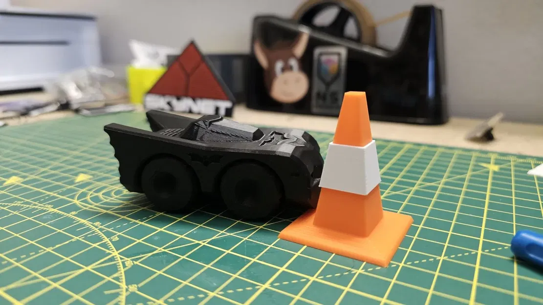 Côn giao thông low poly đơn giản in 2 phần - Image 2