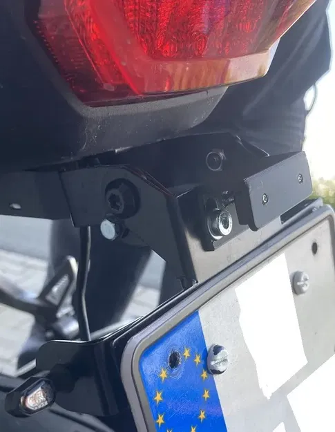 Giá đỡ đèn biển số cho Honda Hornet 750 - Image 3