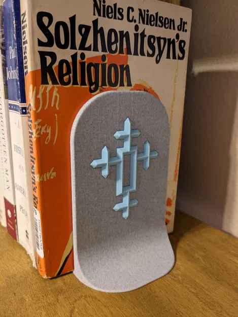 Giá đỡ sách hình thập giá với thiết kế đá cẩm thạch - Image 3