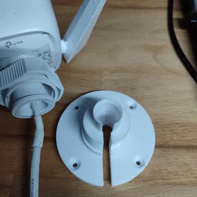 Giá đỡ TP-Link Tapo C320WS với thiết kế dây bên cạnh