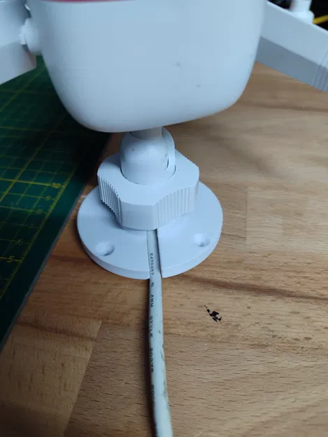 Giá đỡ TP-Link Tapo C320WS với thiết kế dây bên cạnh - Image 6