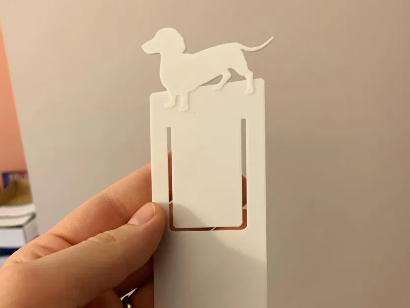 Dấu sách chó Dachshund tưởng nhớ mẹ chồng - Image 1