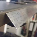 Giá đỡ thước kẻ để bàn tiện lợi - Thumbnail 1