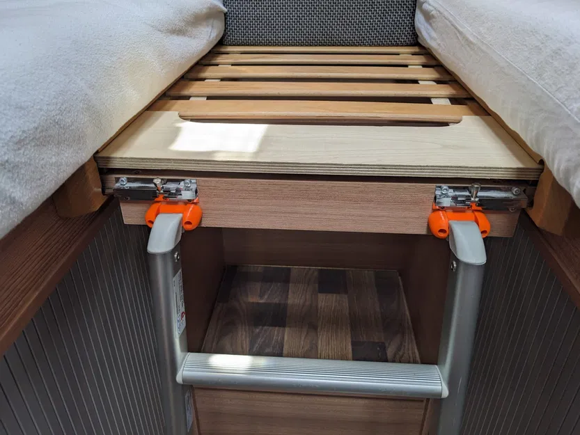 Giá đỡ thang giường cho Knaus SkyWave 650 MEG - Image 3