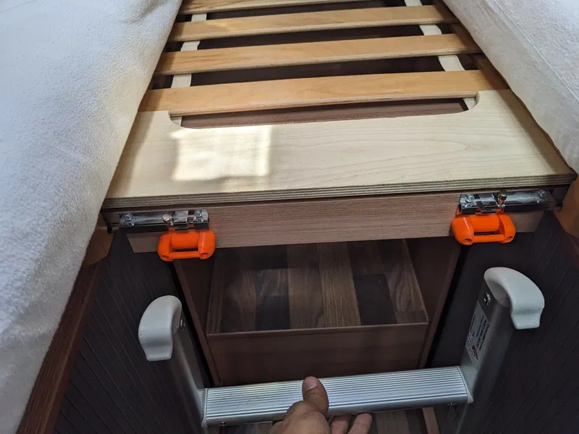 Giá đỡ thang giường cho Knaus SkyWave 650 MEG - Image 4