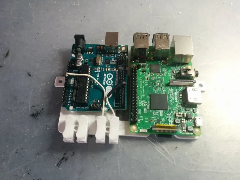 Giá đỡ cho Arduino Uno và Raspberry Pi 3 cạnh nhau - Image 1