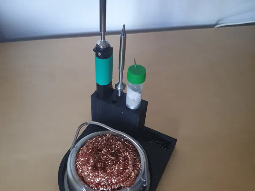 Giá đỡ Pinecil với ngăn chứa đầu hàn và đồng - Image 1