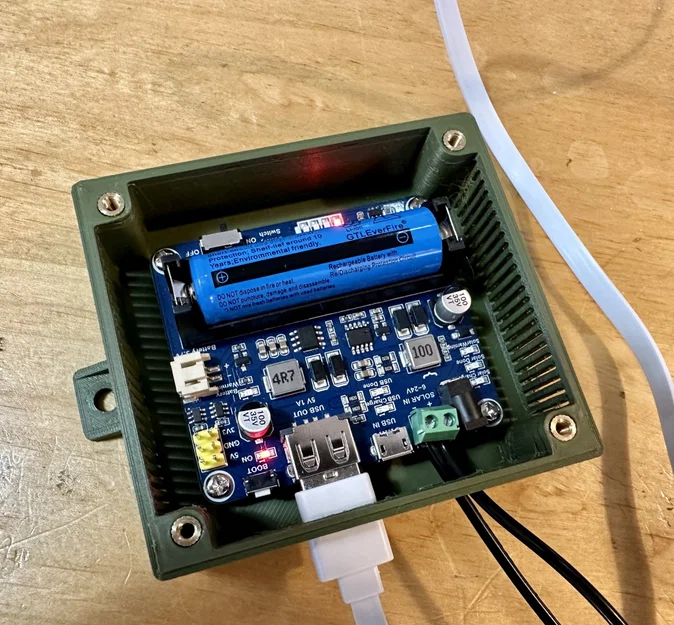Hộp quản lý năng lượng mặt trời Waveshare cho module 2500mAh - Image 4