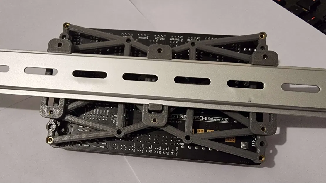 Giá đỡ DIN Rail cho bo mạch điều khiển BTT Octopus - Image 2