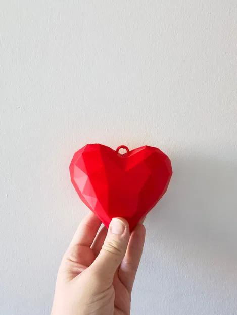 Móc khóa trái tim phong cách low poly cho ngày Valentine - Image 1