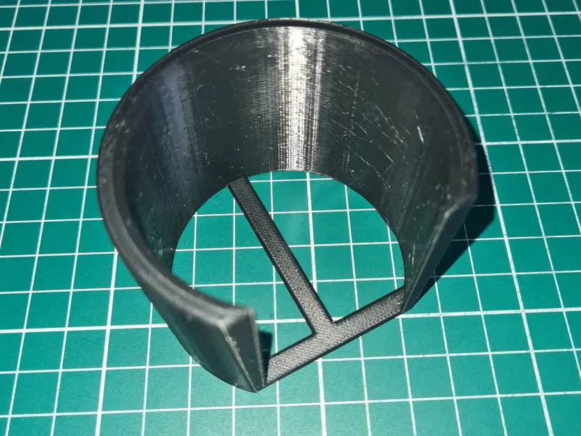 Giá đỡ lon cho xe Skoda Superb - Image 1