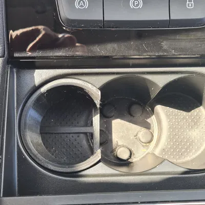 Giá đỡ lon cho xe Skoda Superb