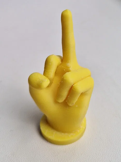 Bàn tay với ngón giữa giơ lên - Image 2