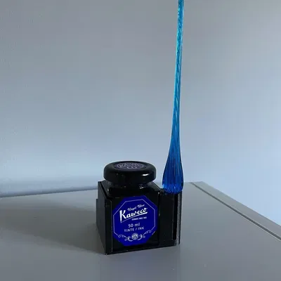 Giá đỡ bút mực và chai mực cho bút máy