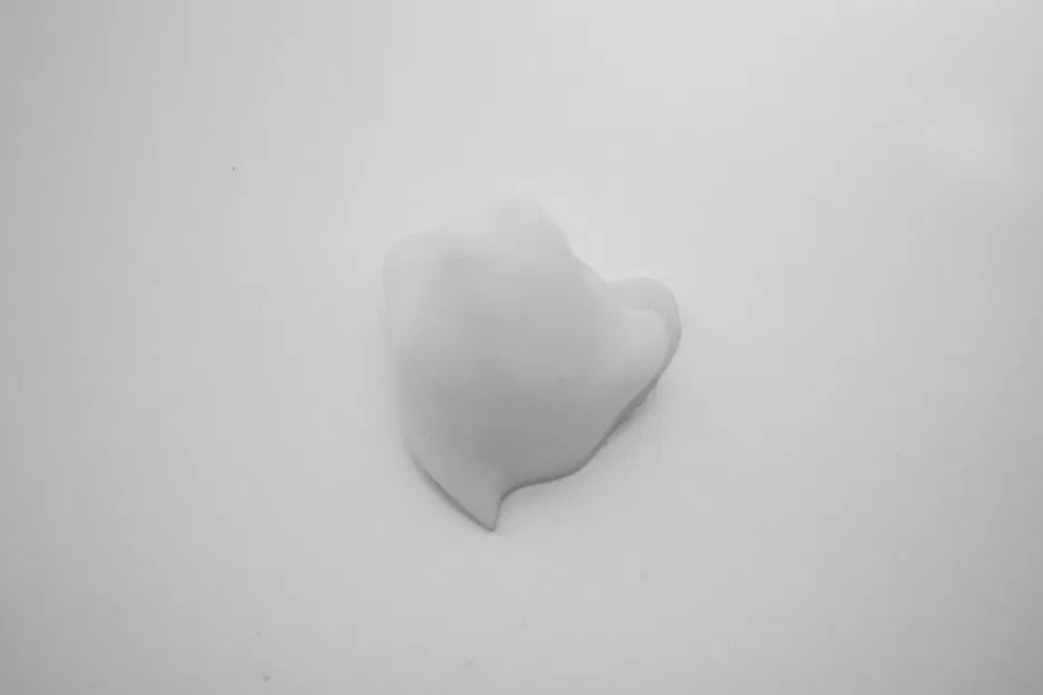 Ma nhỏ mũm mĩm với đôi mắt to và tư thế thân thiện - Image 6