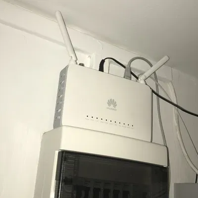 Giá đỡ router Huawei EchoLife EG8143A cho nhà chung cư