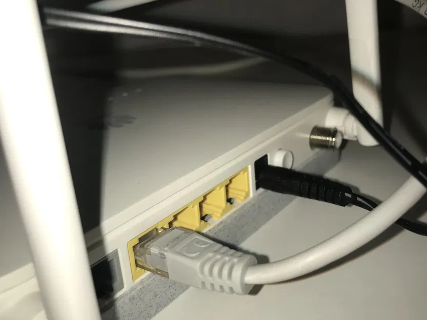 Giá đỡ router Huawei EchoLife EG8143A cho nhà chung cư - Image 4