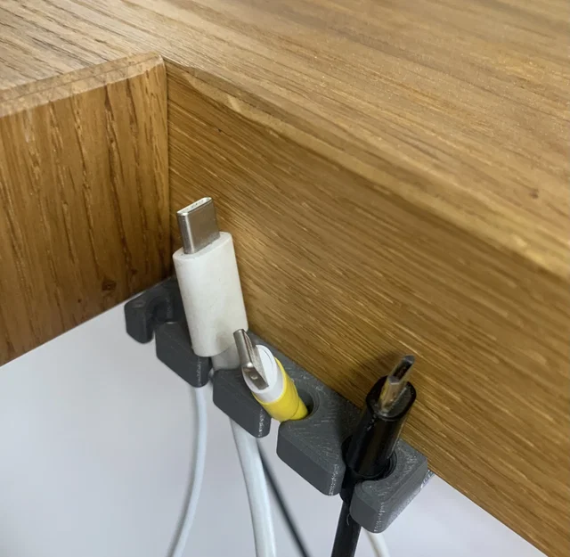 Giá đỡ cáp bàn làm việc gọn gàng - Image 1