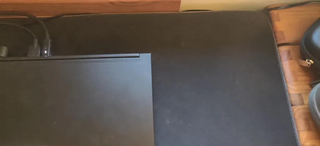 Hộp bí mật ẩn dưới bàn làm việc - Image 5