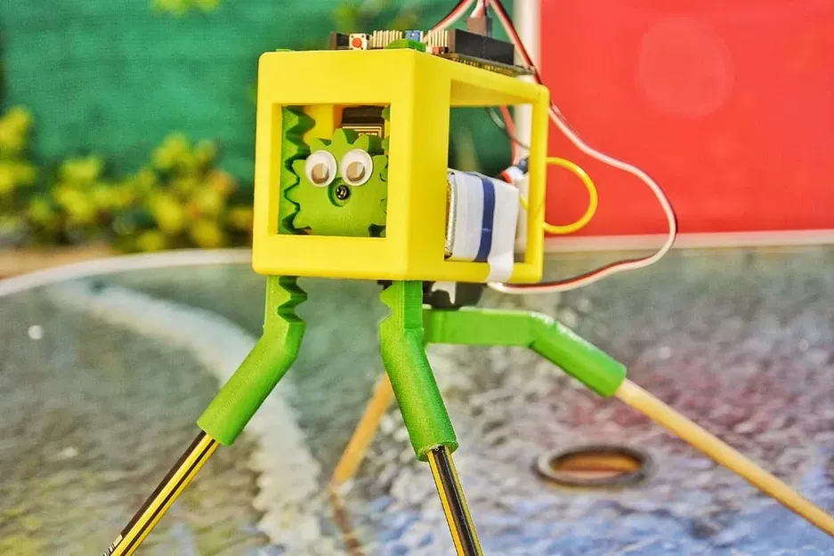 Robot Randofo điều khiển bằng Arduino và Futaba 3003 - Image 1