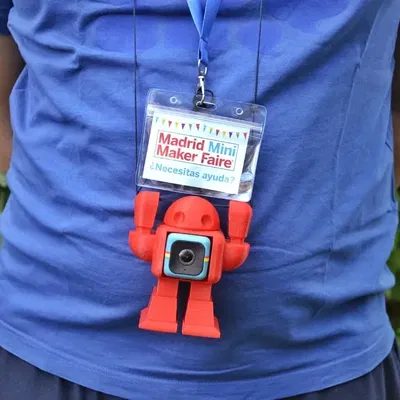 Giá đỡ camera cho Polaroid Cube từ Maker Faire Robot